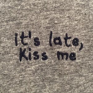 CHINTI & Parker It’s Late, Kiss Me dark gray cotton tee Sz M